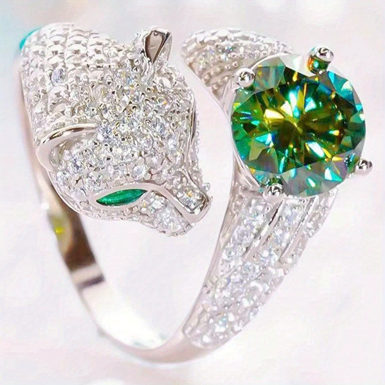 pierścionek z zielonym moissanitem 2 karaty